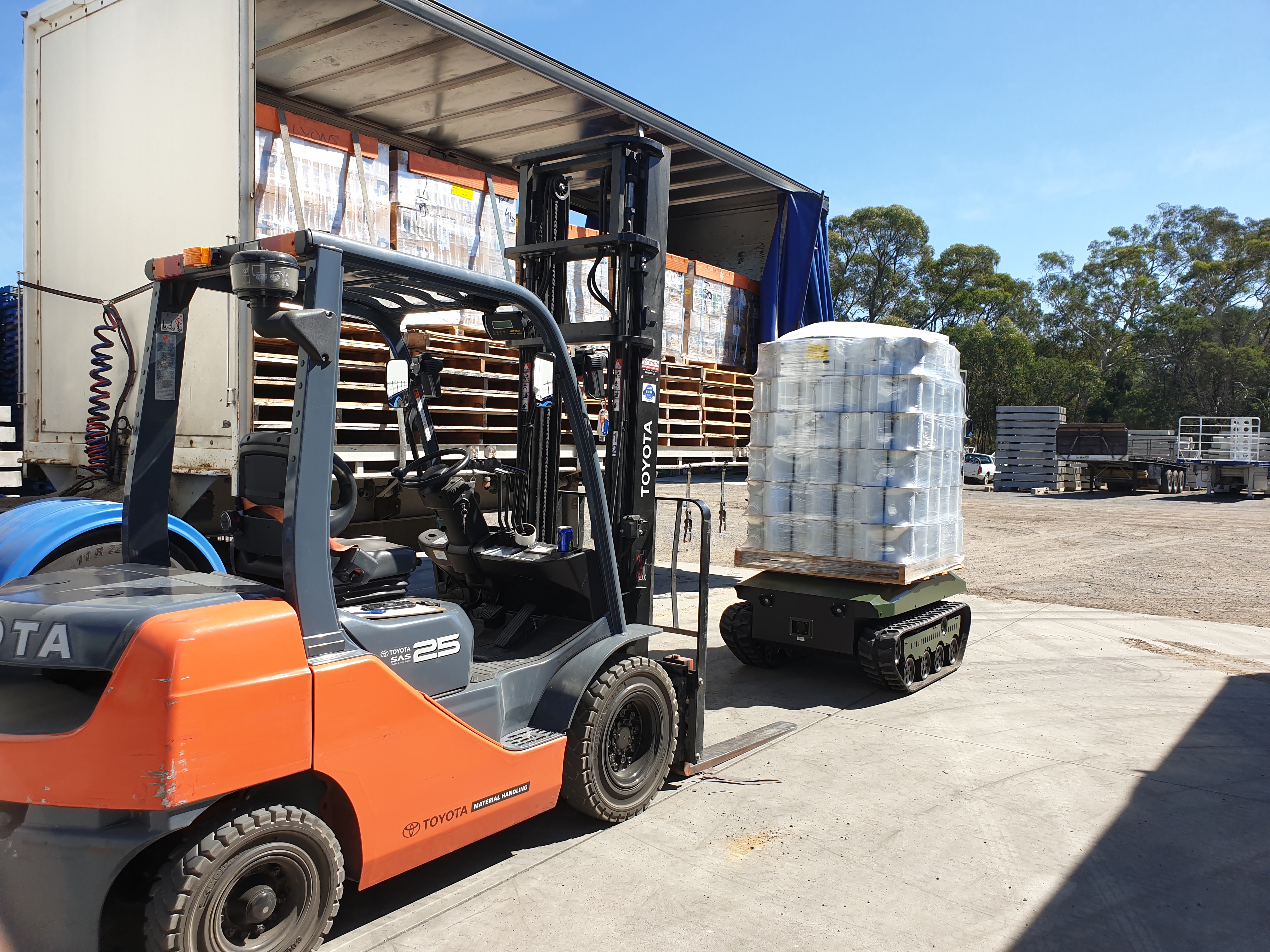 On-site Lyons Transport Mittagong. Why not move the pallet with the forklift? Because if you use the TinS-13 as an autonomous unit you only use forklifts to load and unload the pallet. If you have to internally move the pallet any distance this makes financial sense. The forklifts are limited to loading and unloading trucks and storage. It is a much more efficient use of time and resources.